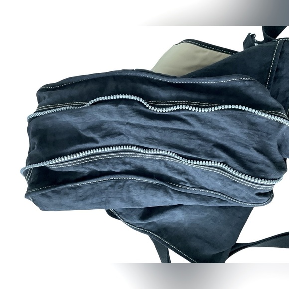 Kipling Vintage Black Expandable Messenger Laptop Crossbody Bag 18 X 15 X 6 - Picture 11 of 14